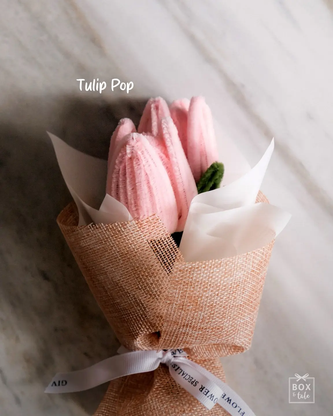 Valentine tahun ini: Bunga, tapi level up 😌✨

Masih cantik, tapi lebih fun.
Masih bunga, tapi nggak bakal layu.

Cek idenya di slide 👉🏻

P.s All available at www.boxandtale.com, link in bio!

#boxandtale #flowerbouquets #flowerarrangements #valentinegifts #idehadiah