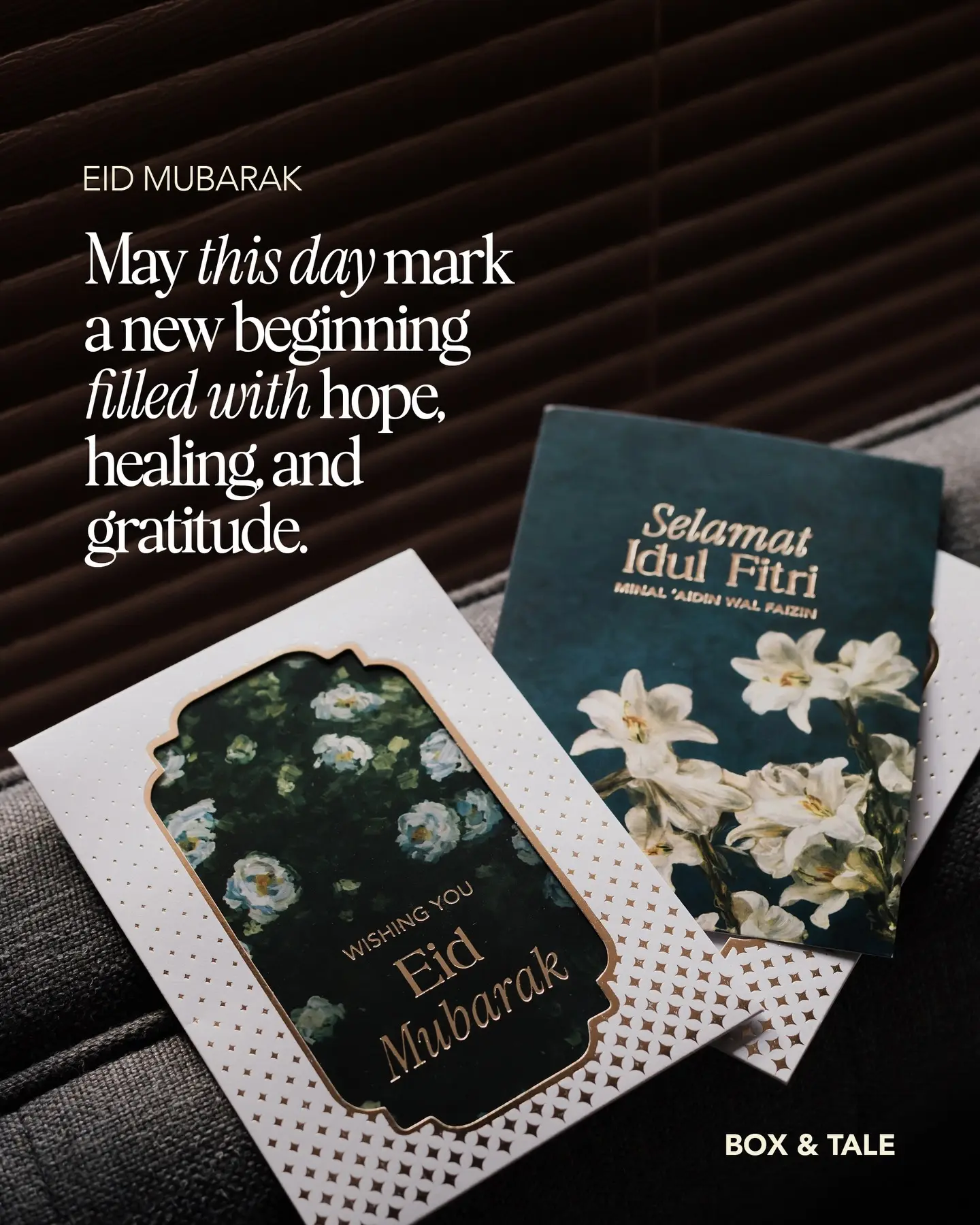 Setelah sebulan belajar menahan diri,
kini saatnya kembali dengan hati yang lebih jernih.

Selamat Idul Fitri 🤍
Mohon maaf lahir dan batin.
Semoga hari ini penuh senyum, peluk hangat, dan kebahagiaan sederhana.

#boxandtale